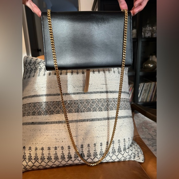 Saint Laurent Medium Monogram Kate Tassel Bag in Black with gold hardware - Picture 11 of 16